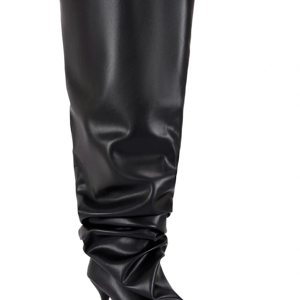 Azalea Wang sleek over